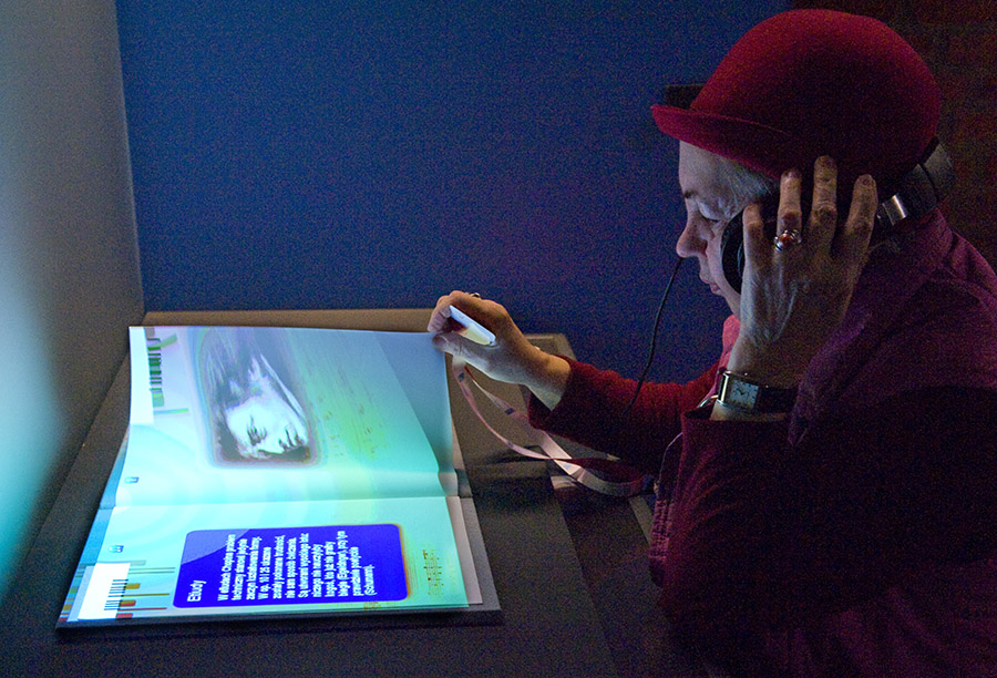 A visitor at The Fryderyk Chopin Museum, photo: Marek Dusza